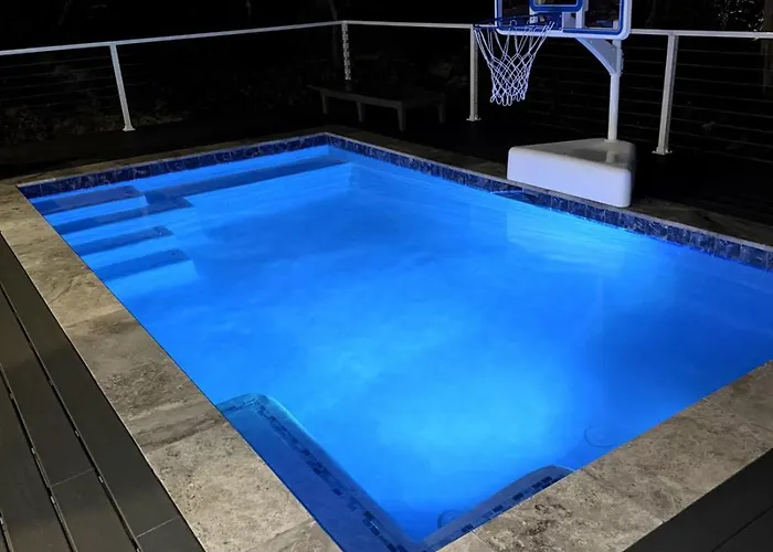 New! Sapphire Of Surfside Gulf Views Heated And Chilled Pool Sleeps 18 Holiday home Gulf Shores
