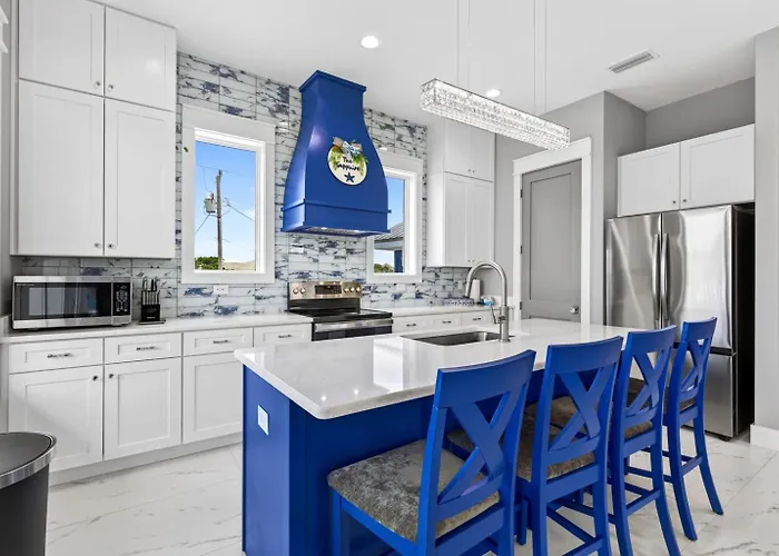 New! Sapphire Of Surfside Gulf Views Heated And Chilled Pool Sleeps 18 Holiday home Gulf Shores